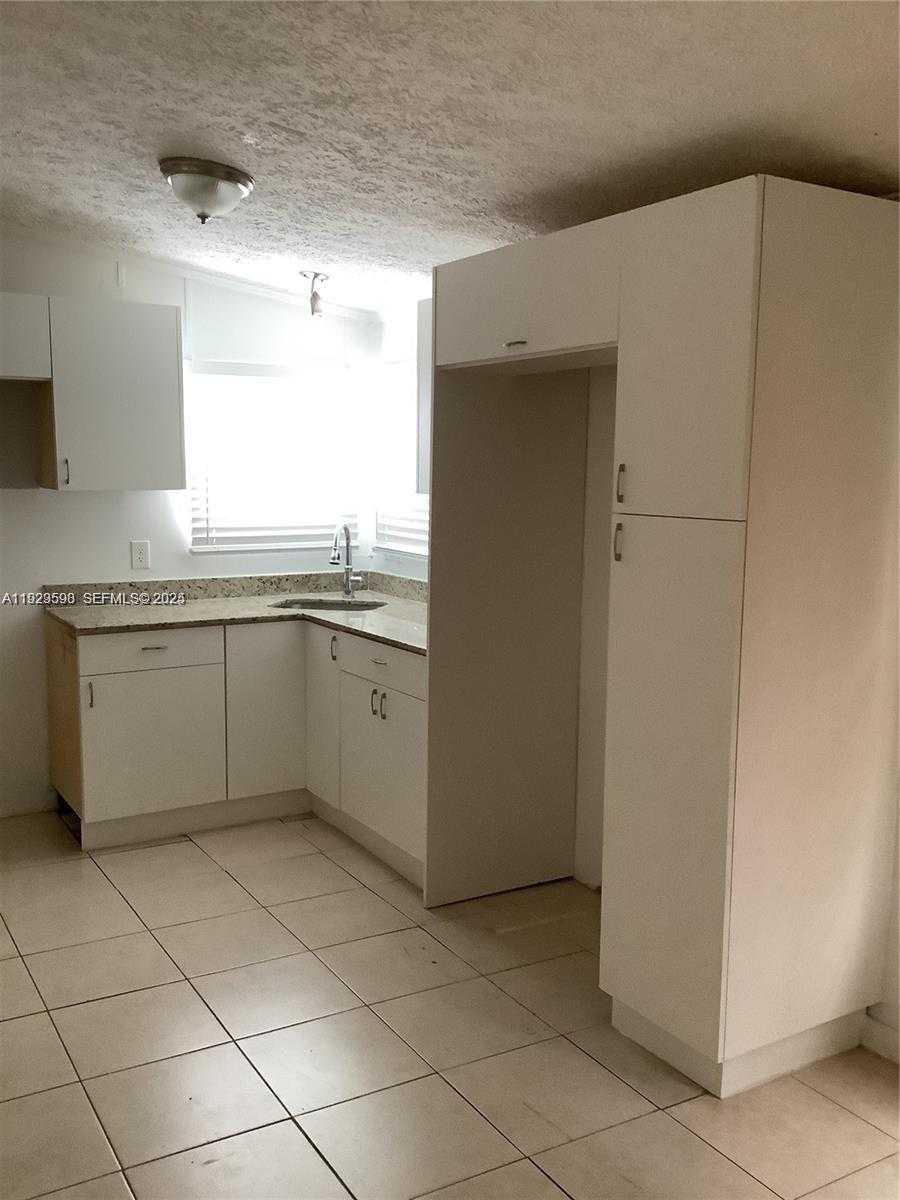 Small Image of 19800 SOUTH WEST 180, Miami Number 10