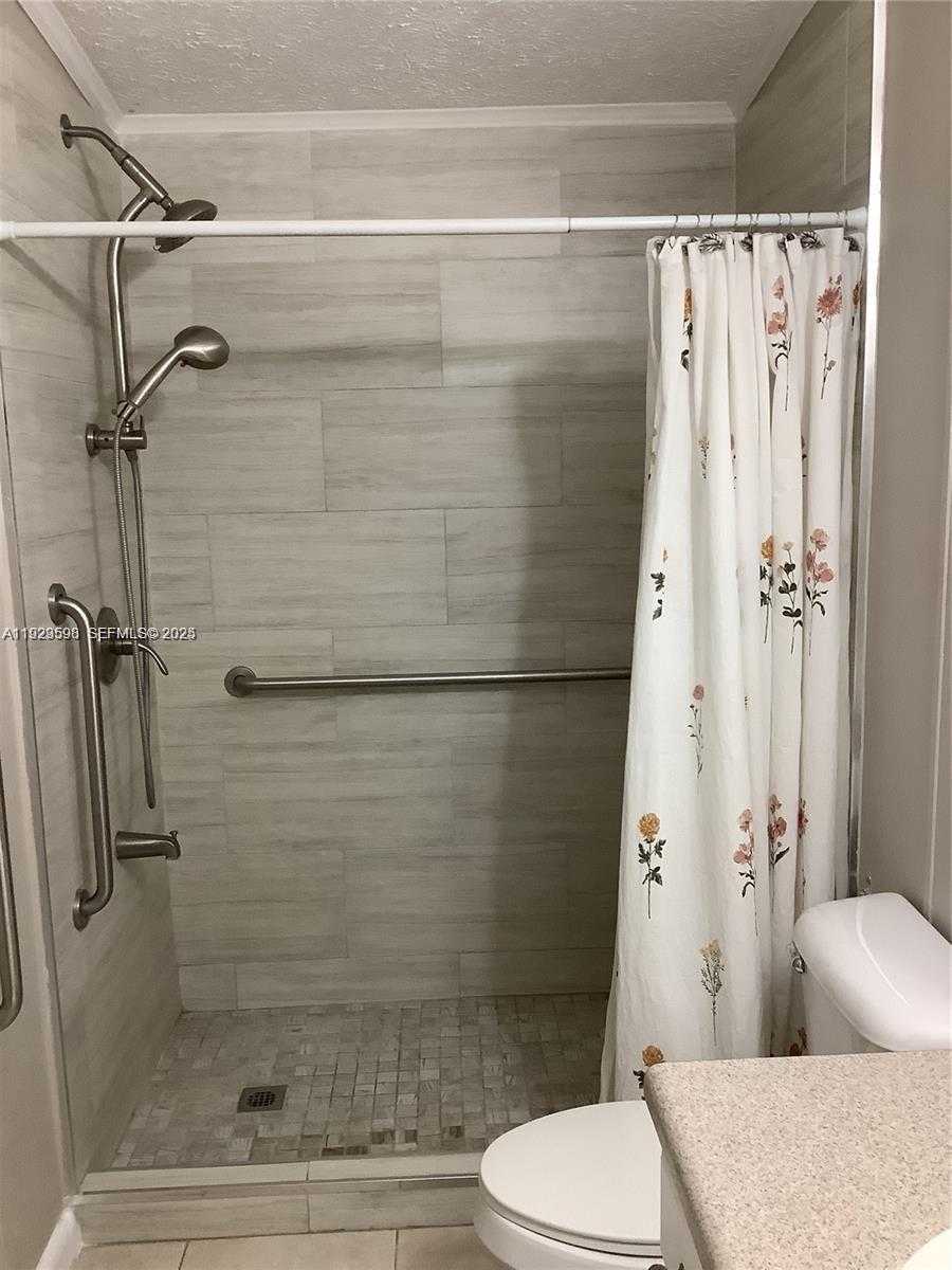 Small Image of 19800 SOUTH WEST 180, Miami Number 20