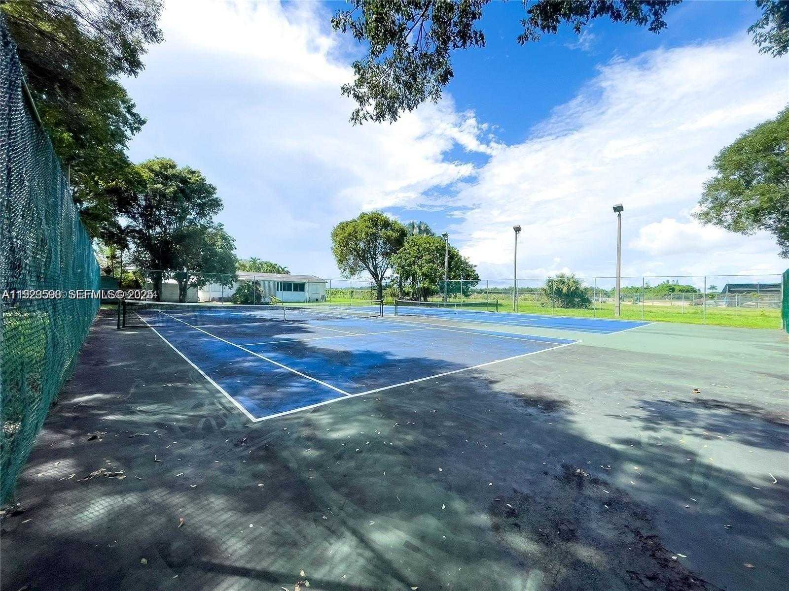 Small Image of 19800 SOUTH WEST 180, Miami Number 32