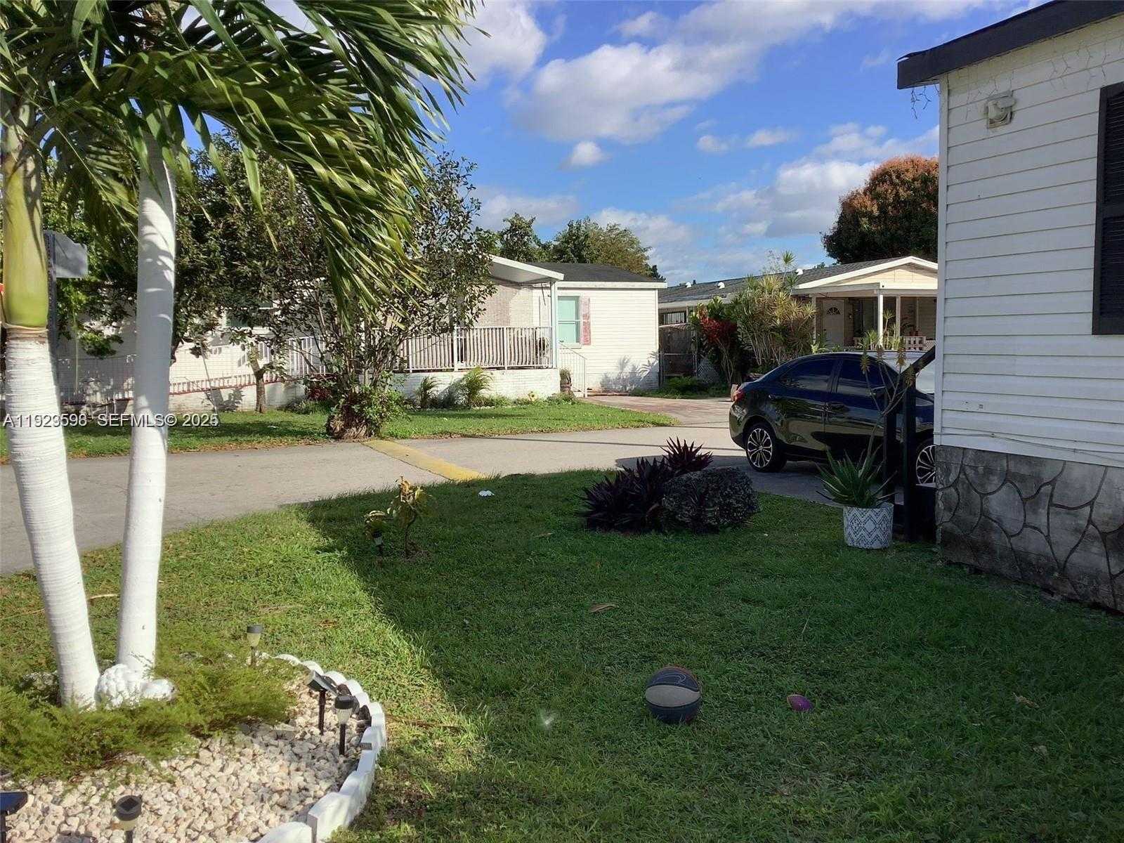 Small Image of 19800 SOUTH WEST 180, Miami Number 4