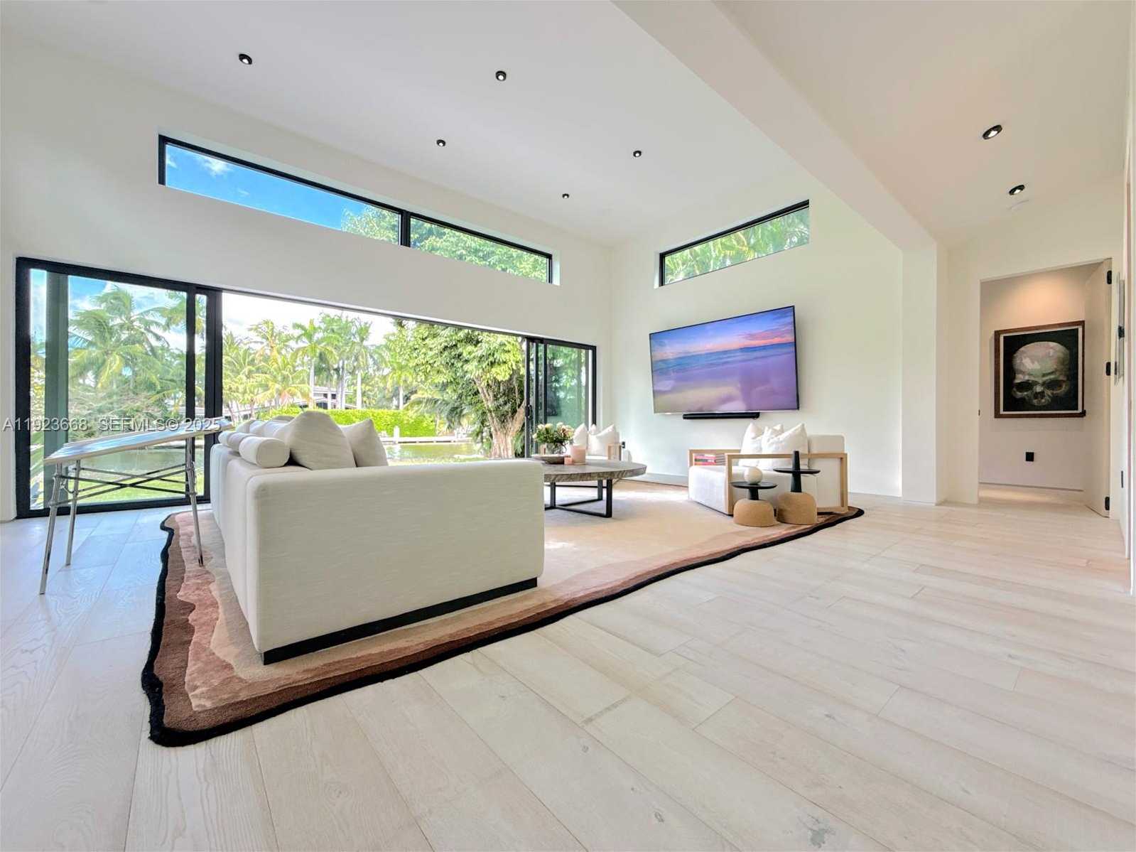 Small Image of Miami Number 18