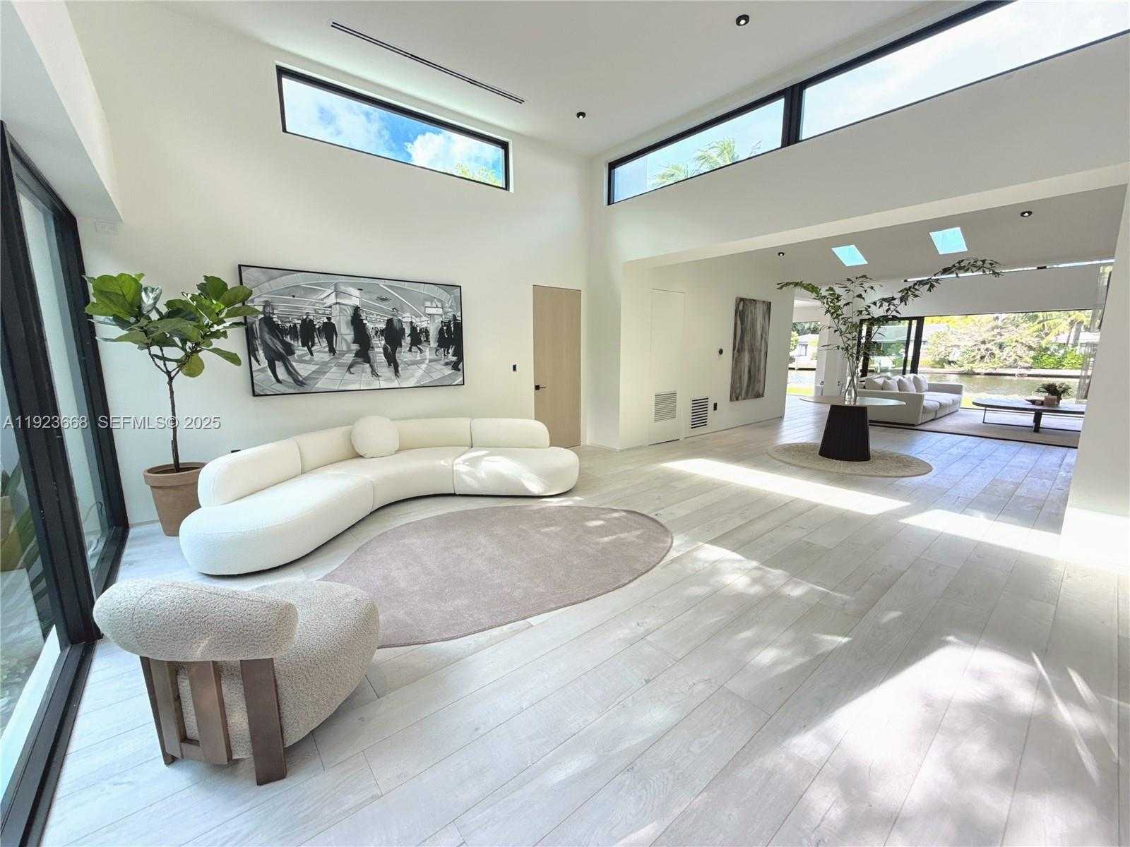 Small Image of Miami Number 21