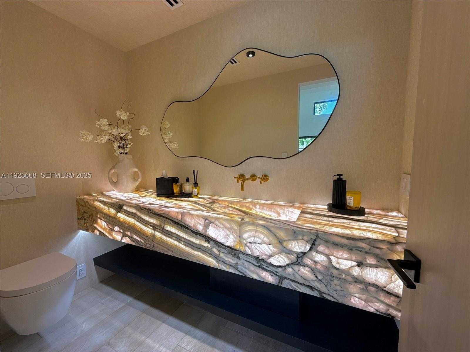 Small Image of Miami Number 23