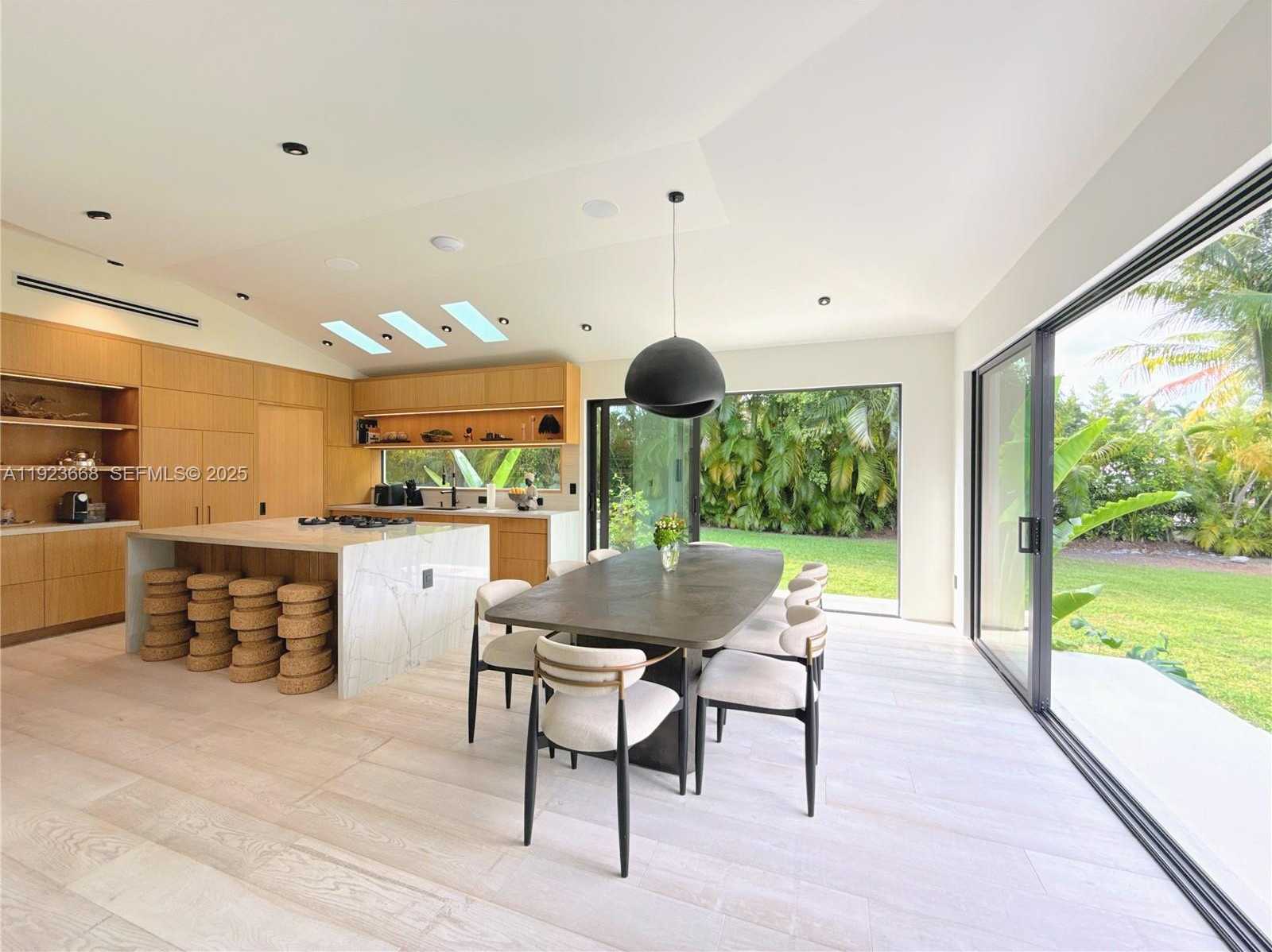 Small Image of Miami Number 24