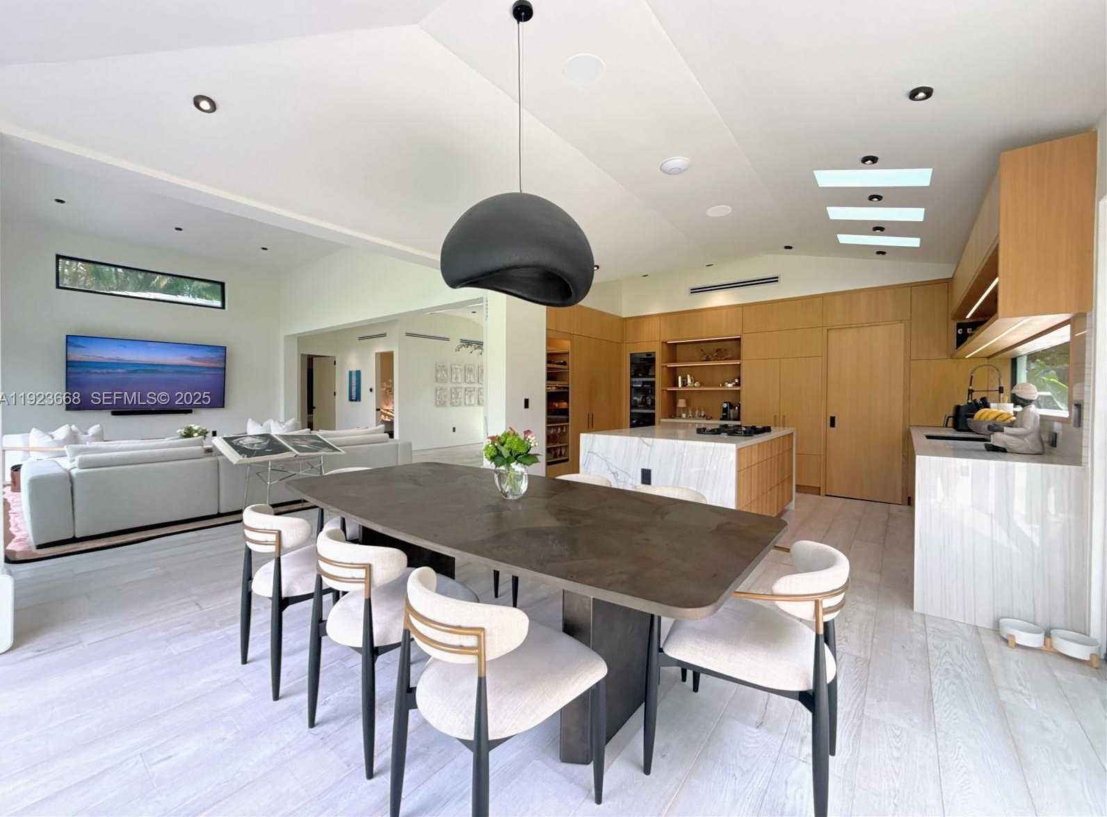 Small Image of Miami Number 25