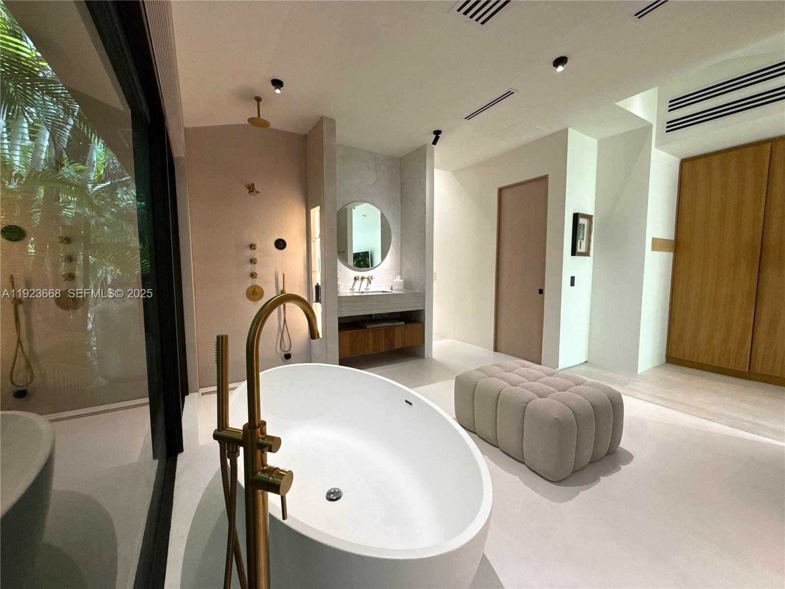 Small Image of Miami Number 39