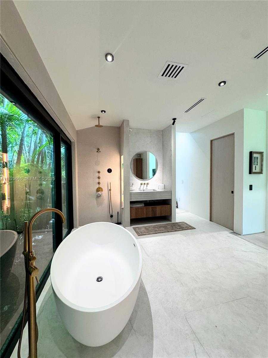 Small Image of Miami Number 41