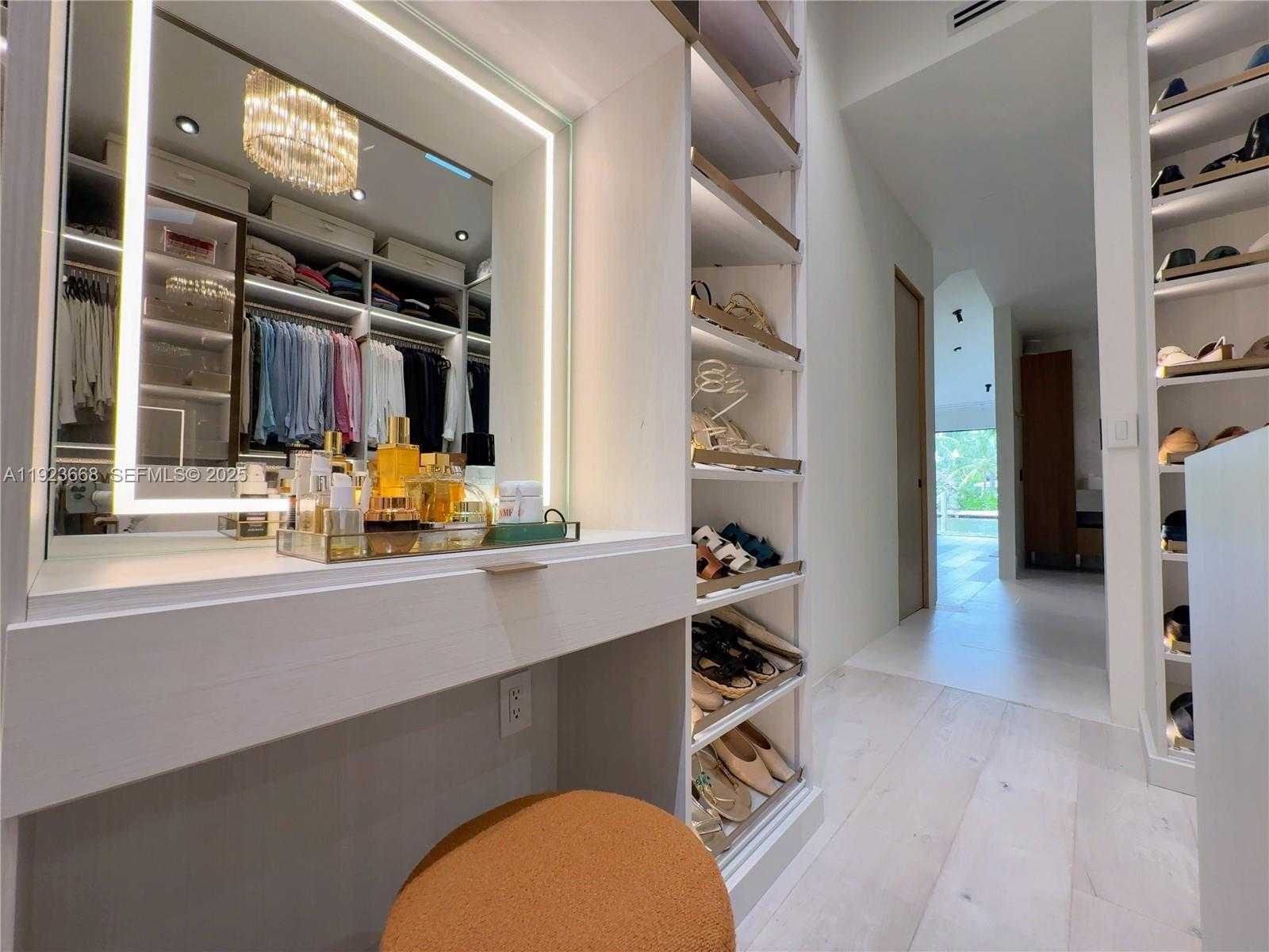 Small Image of Miami Number 44