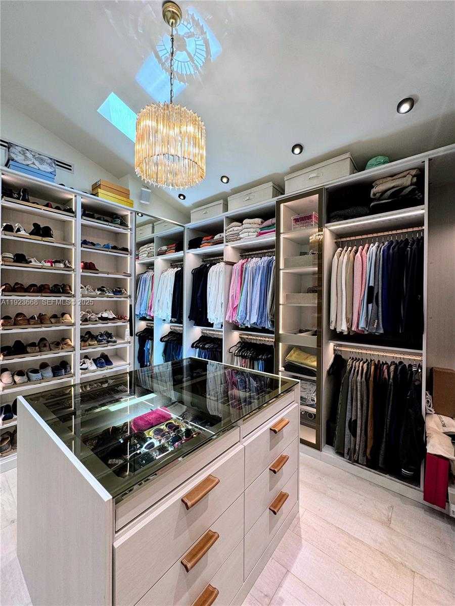 Small Image of Miami Number 48