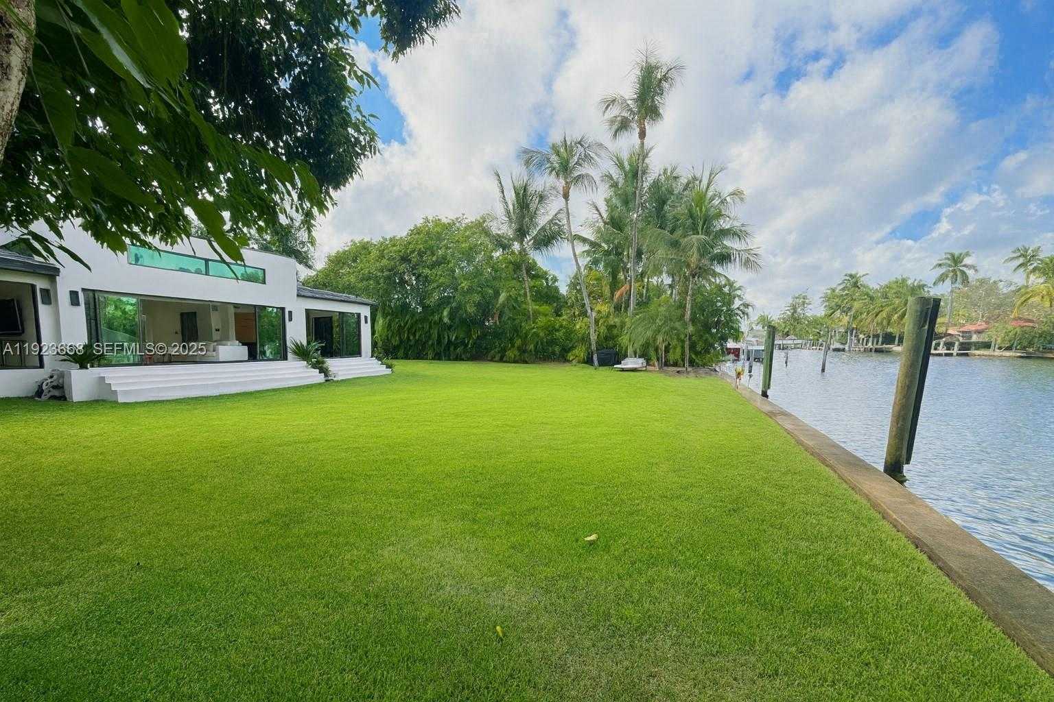 Small Image of Miami Number 5