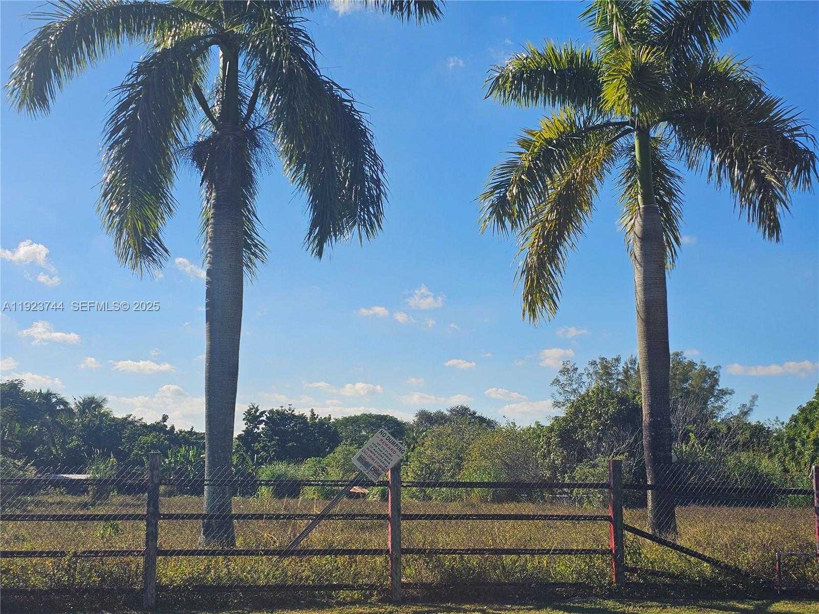 Small Image of 6255 SOUTH WEST 123RD AVE, Miami Number 1