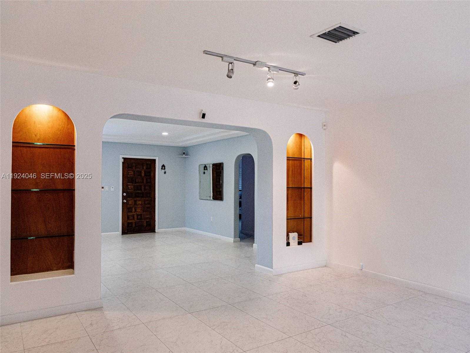 Small Image of 8942 FROUDE AVE, Surfside Number 3