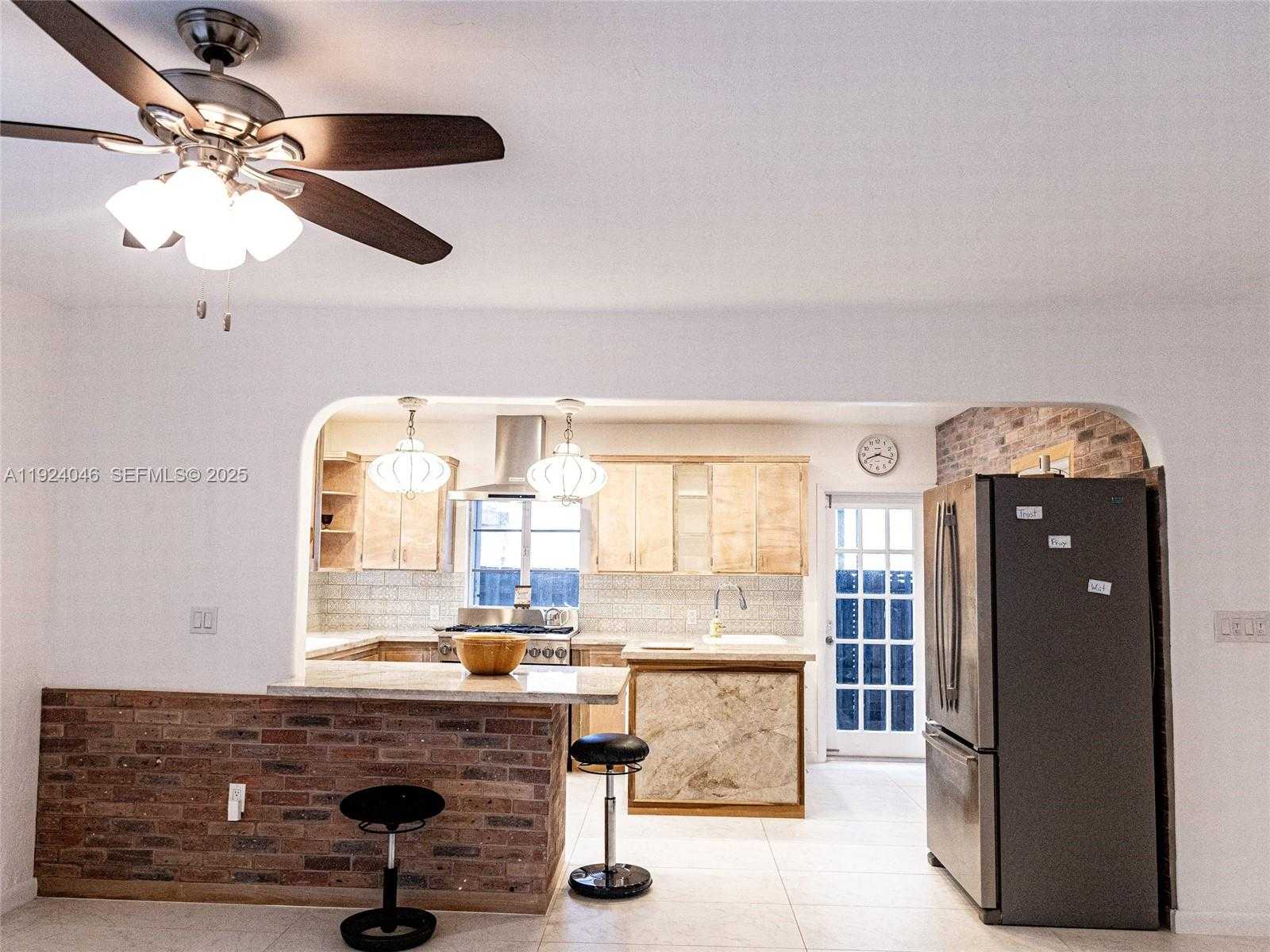 Small Image of 8942 FROUDE AVE, Surfside Number 6