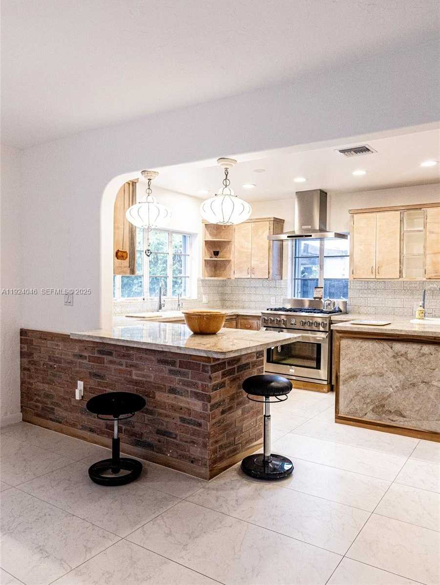 Small Image of 8942 FROUDE AVE, Surfside Number 7