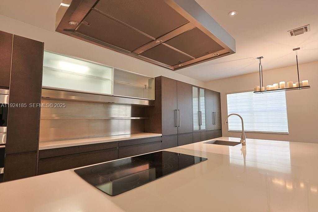 Small Image of 6853 NORTH WEST 113TH PL, Doral Number 13