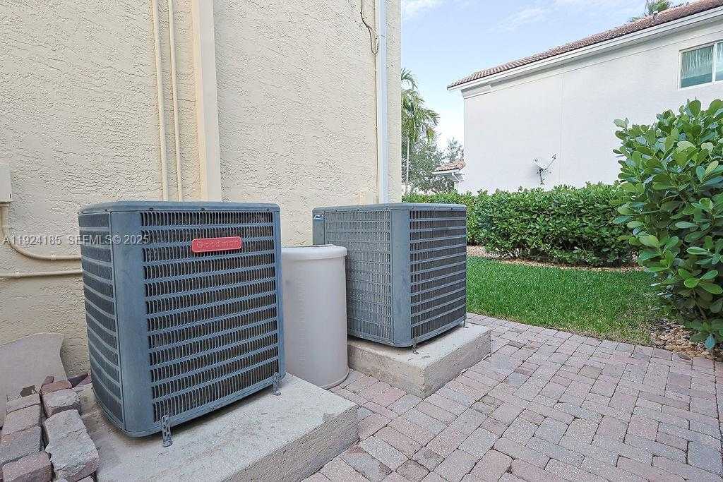 Small Image of 6853 NORTH WEST 113TH PL, Doral Number 29