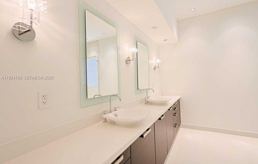 Small Image of 6853 NORTH WEST 113TH PL, Doral Number 55
