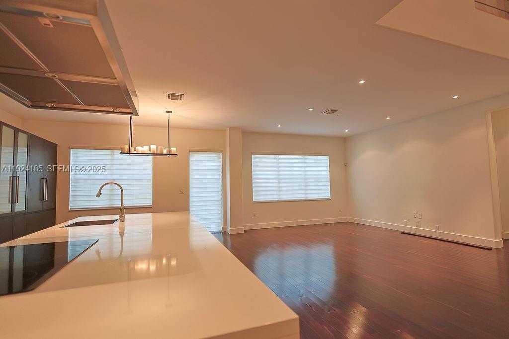 Small Image of 6853 NORTH WEST 113TH PL, Doral Number 79