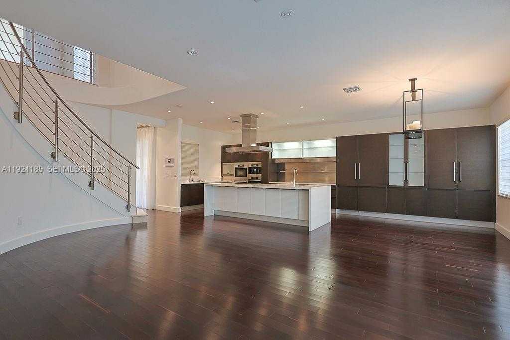 Small Image of 6853 NORTH WEST 113TH PL, Doral Number 9