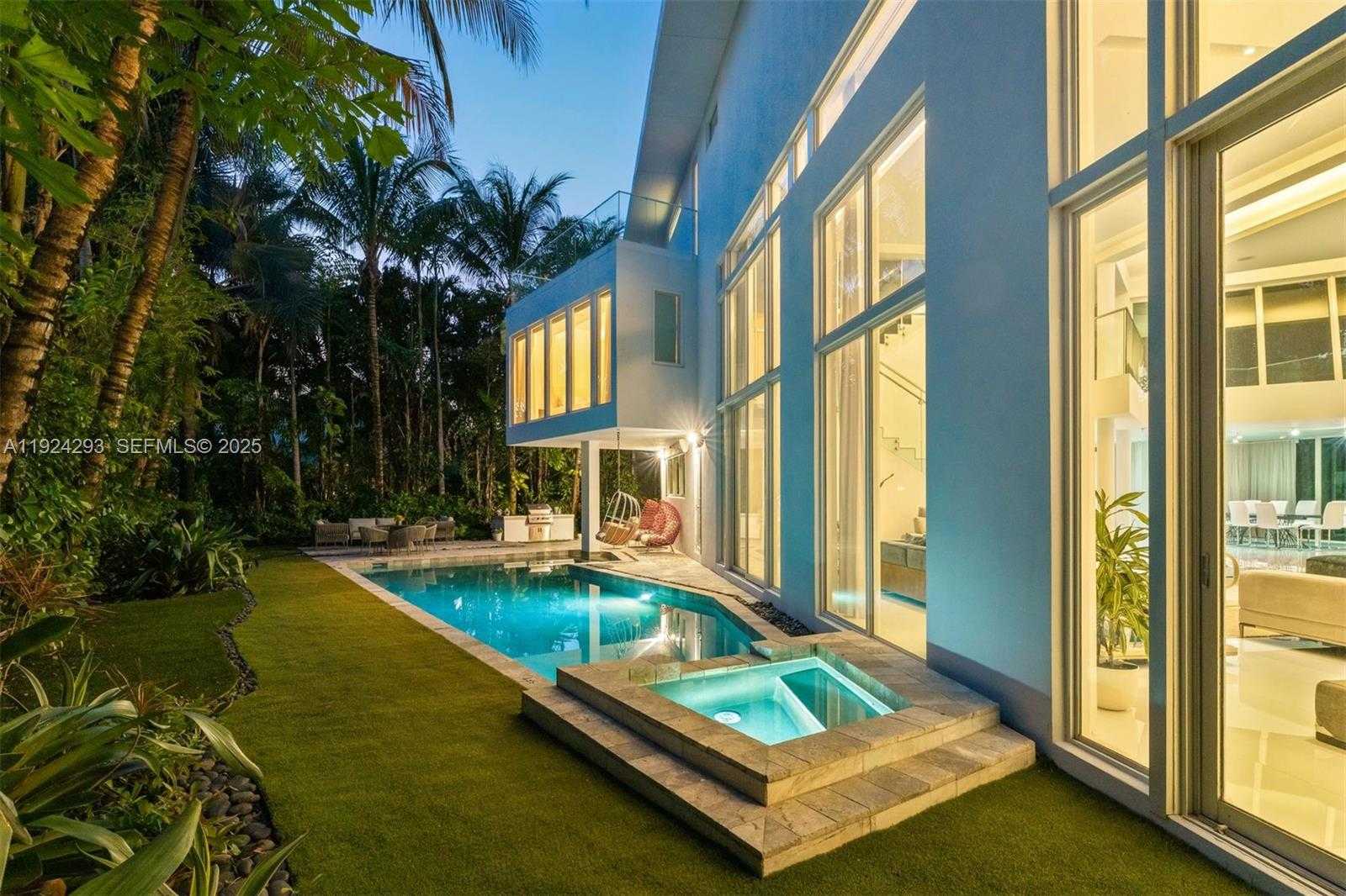 Small Image of 480 OCEAN BLVD, Golden Beach Number 10