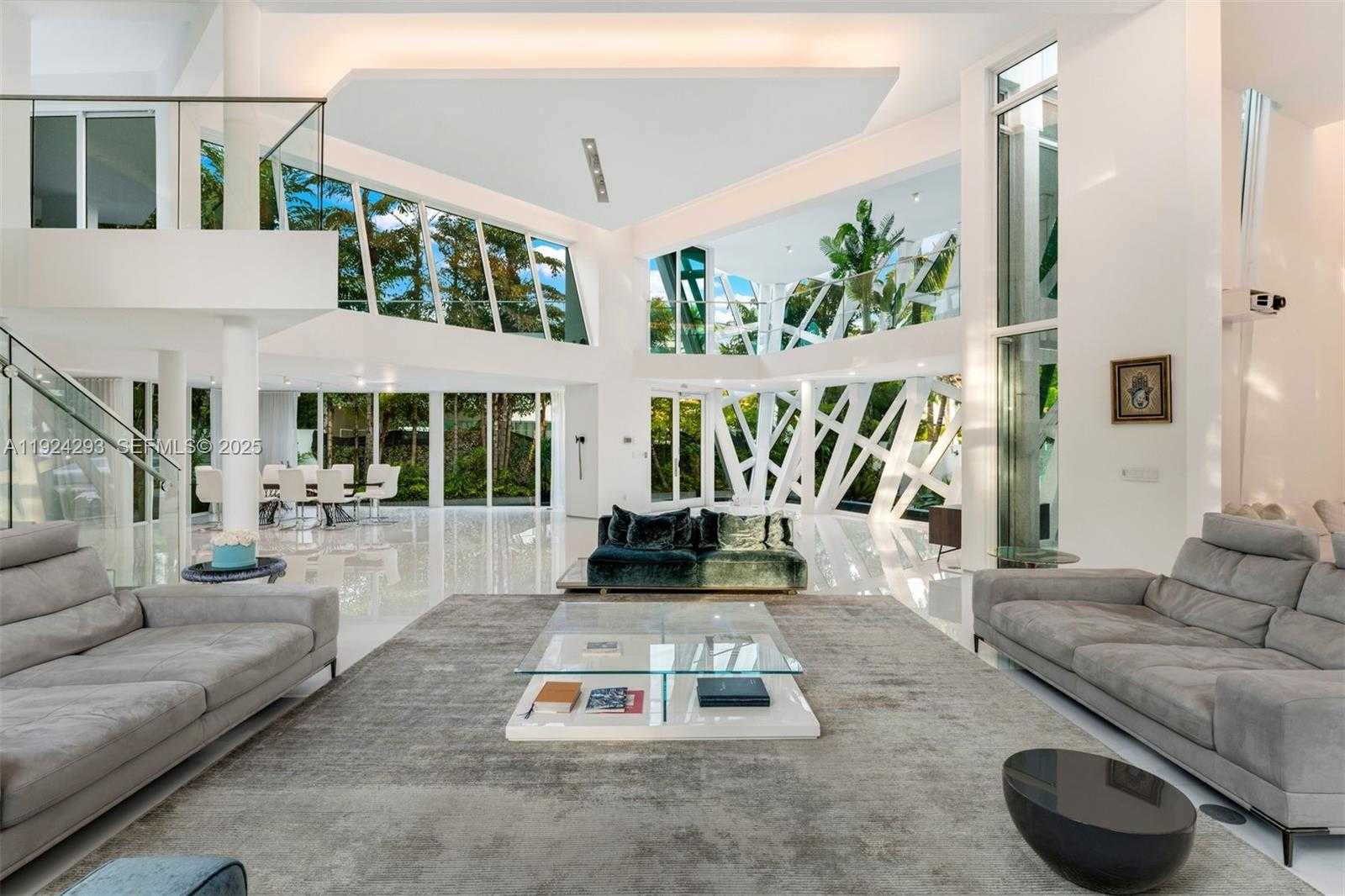 Small Image of 480 OCEAN BLVD, Golden Beach Number 11