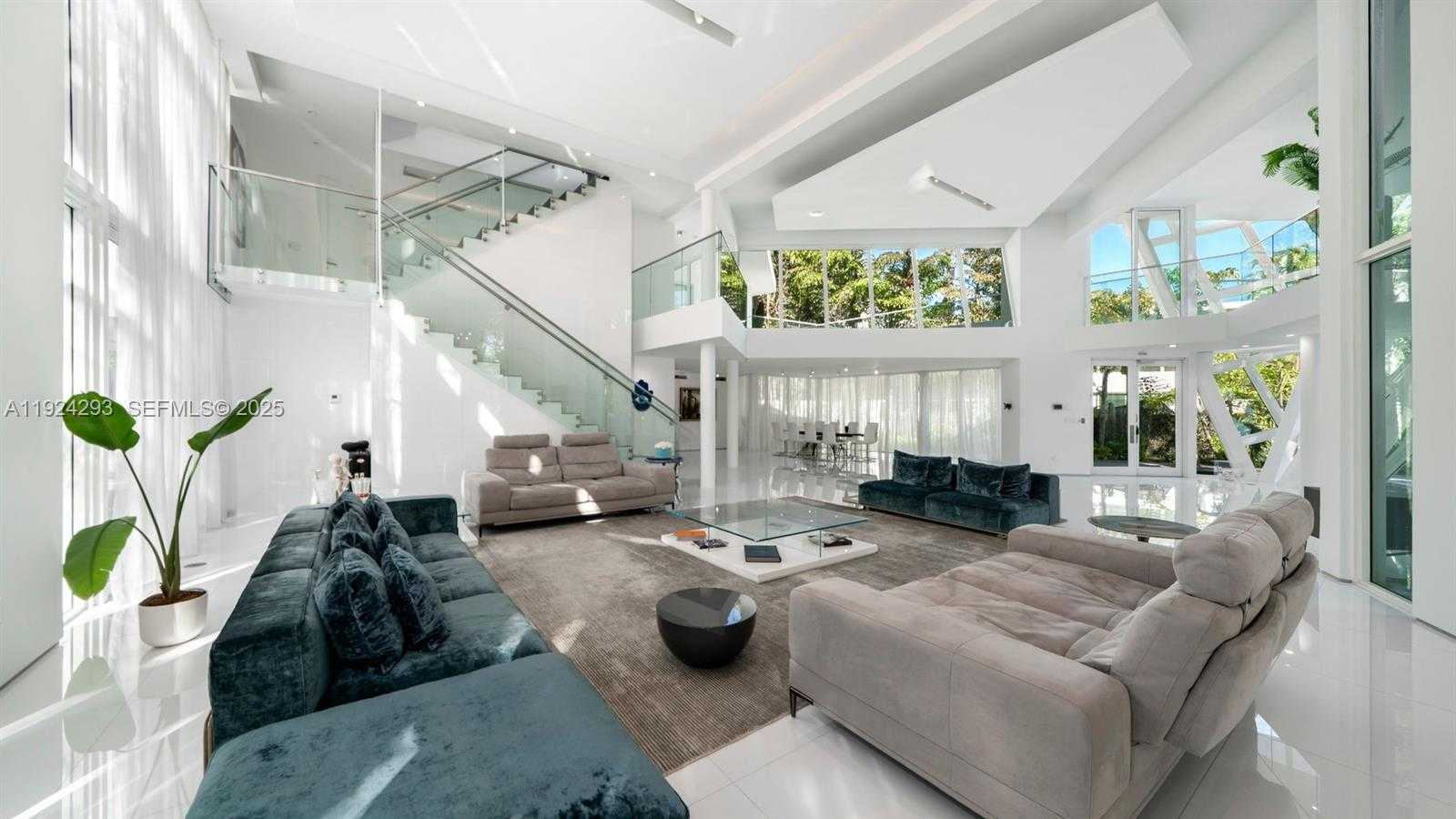 Small Image of 480 OCEAN BLVD, Golden Beach Number 14