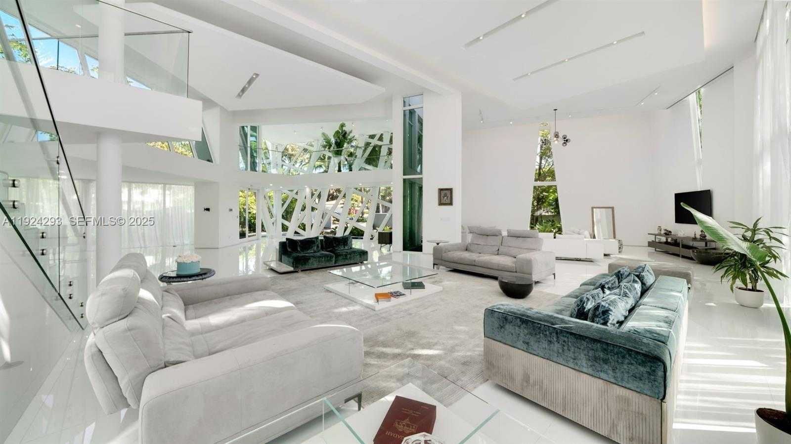 Small Image of 480 OCEAN BLVD, Golden Beach Number 15