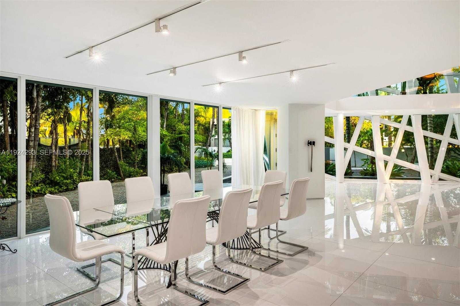 Small Image of 480 OCEAN BLVD, Golden Beach Number 18