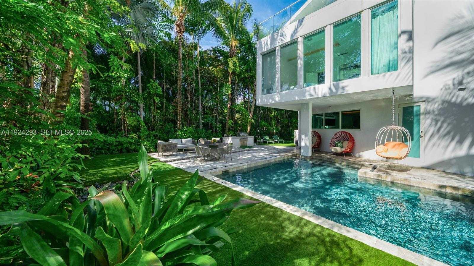 Small Image of 480 OCEAN BLVD, Golden Beach Number 2