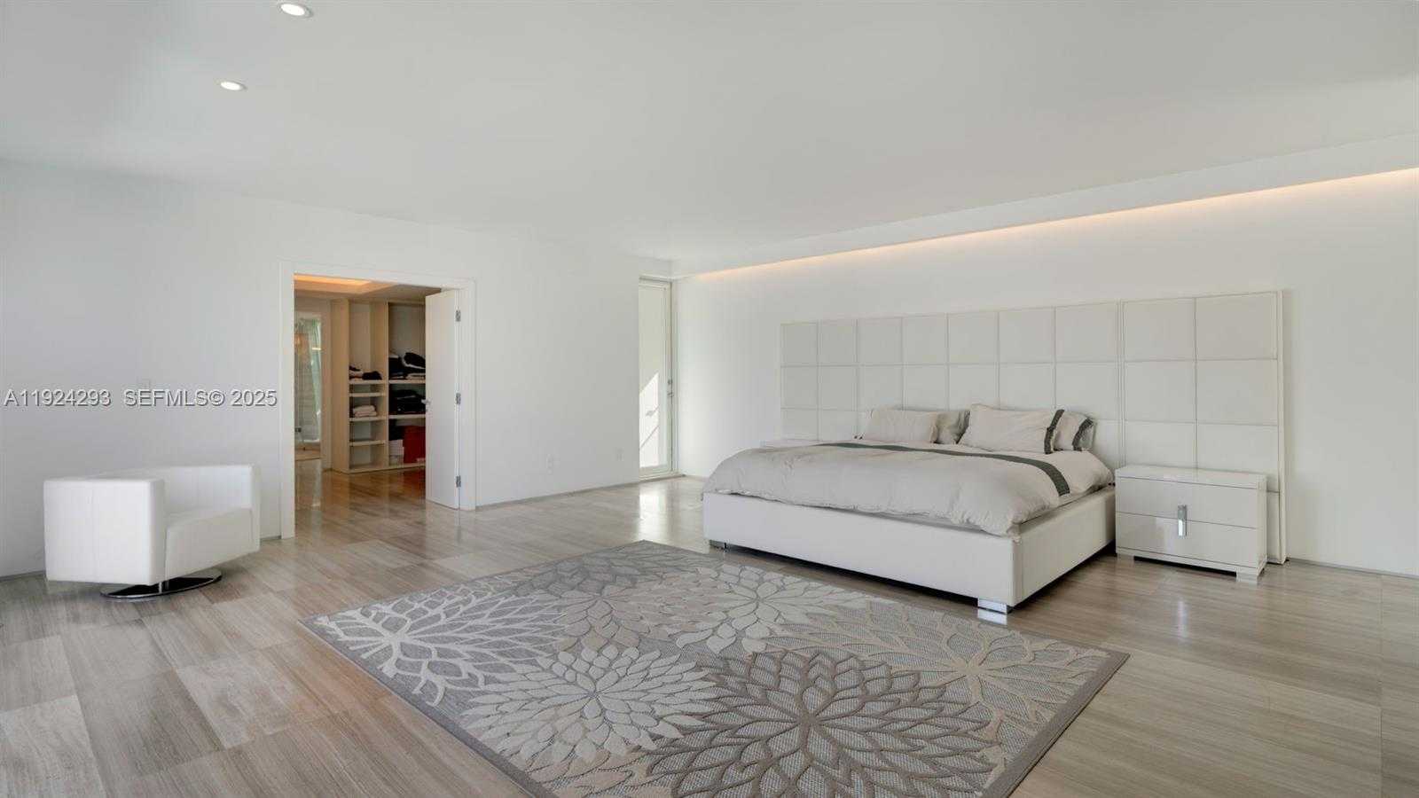 Small Image of 480 OCEAN BLVD, Golden Beach Number 23