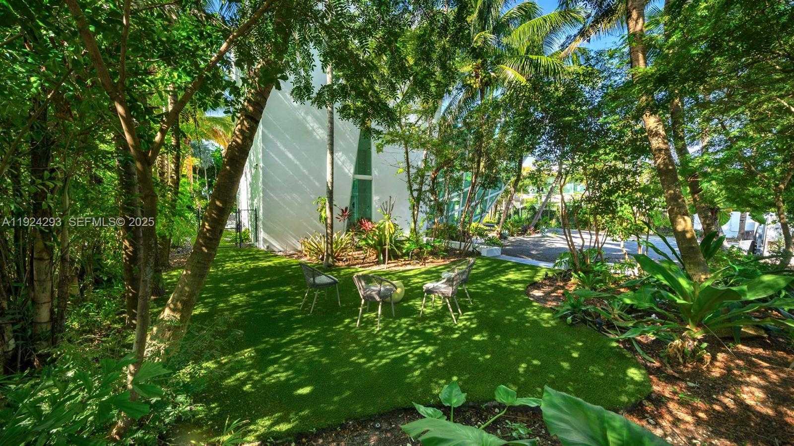 Small Image of 480 OCEAN BLVD, Golden Beach Number 4