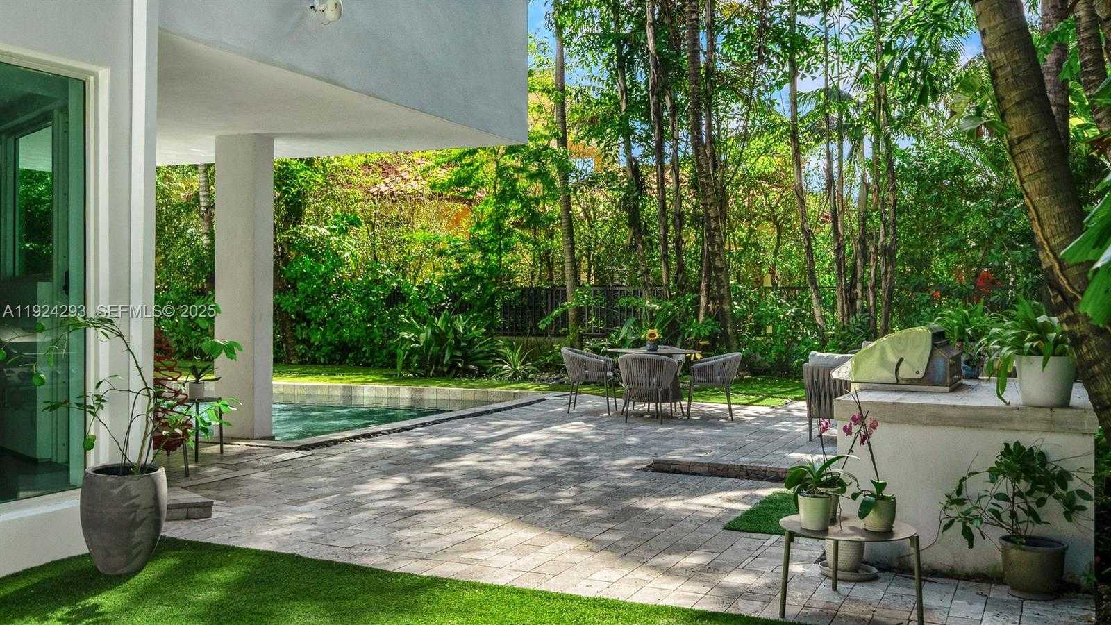 Small Image of 480 OCEAN BLVD, Golden Beach Number 5