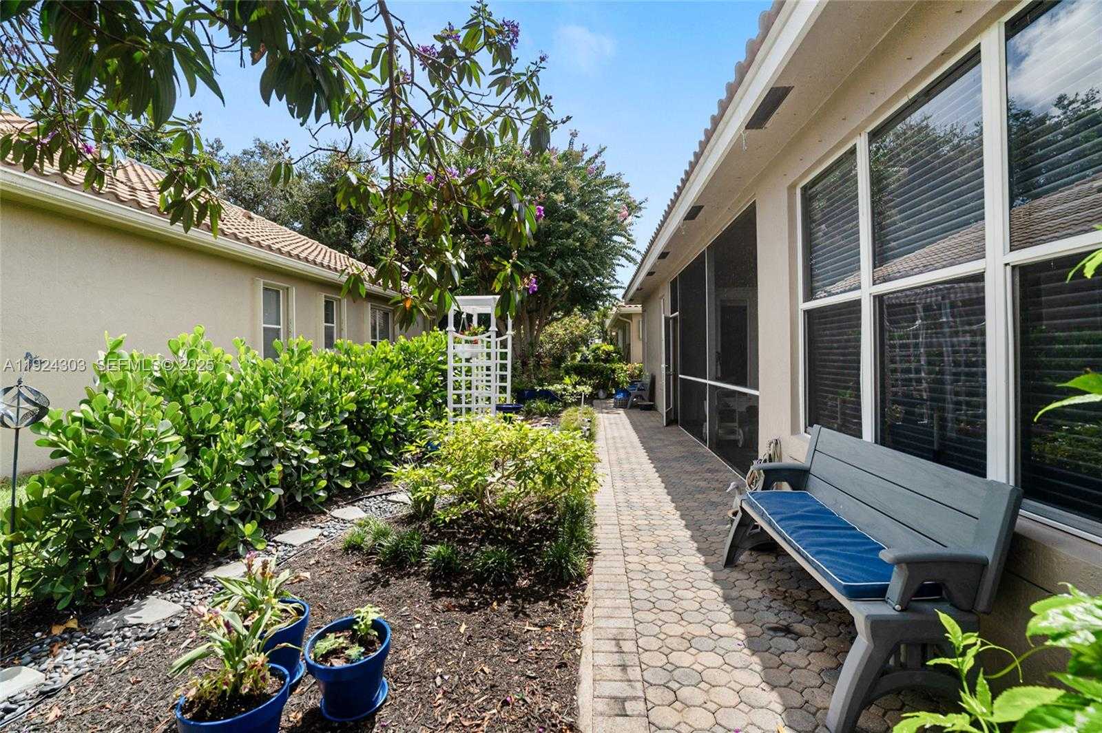 Small Image of 6569 JOG ESTATES LN, Boynton Beach Number 26