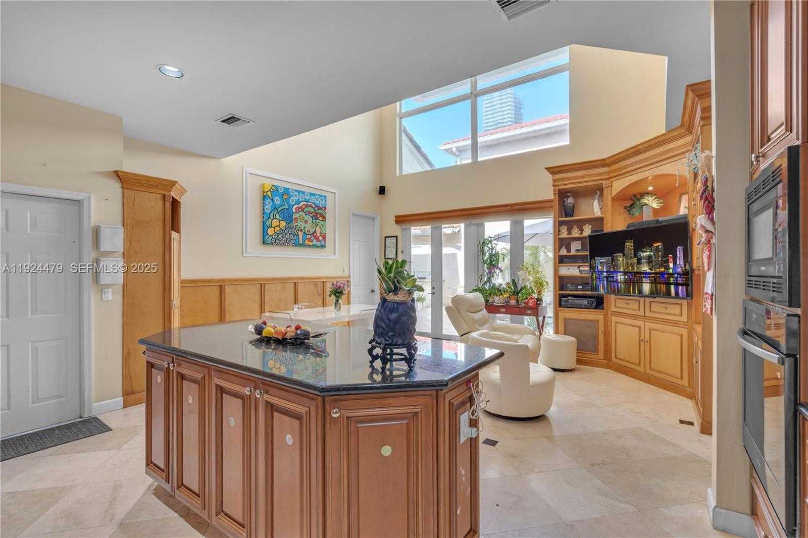 Small Image of 3942 194TH LN, Sunny Isles Beach Number 10