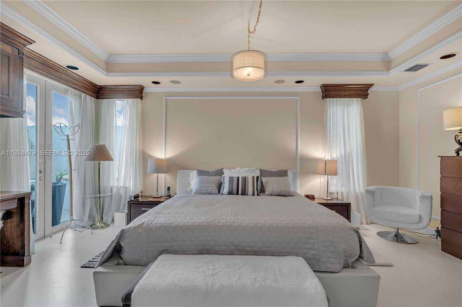 Small Image of 3942 194TH LN, Sunny Isles Beach Number 13