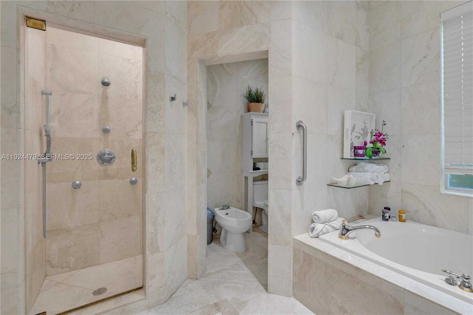 Small Image of 3942 194TH LN, Sunny Isles Beach Number 16