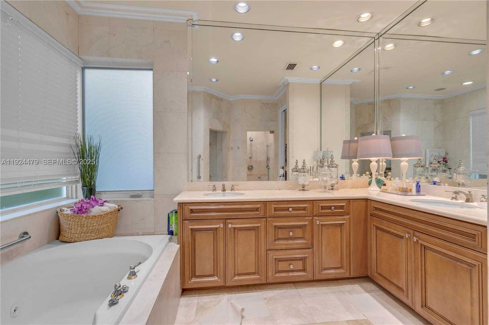 Small Image of 3942 194TH LN, Sunny Isles Beach Number 17