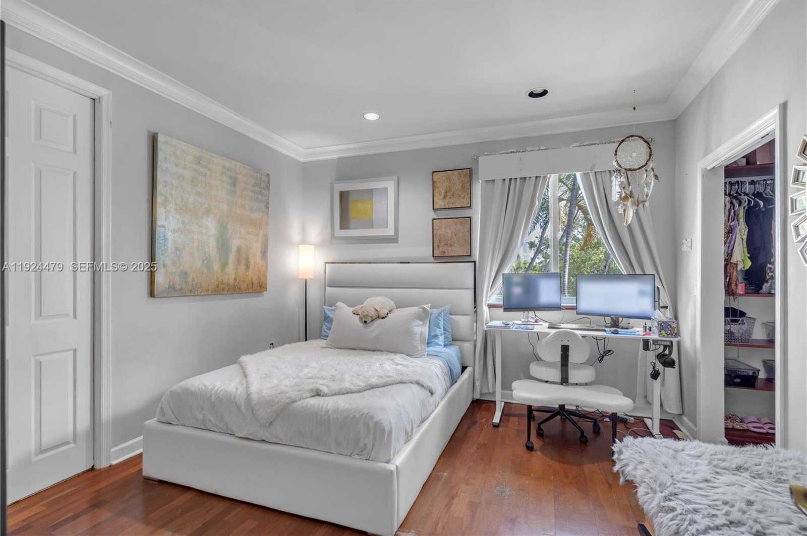 Small Image of 3942 194TH LN, Sunny Isles Beach Number 20