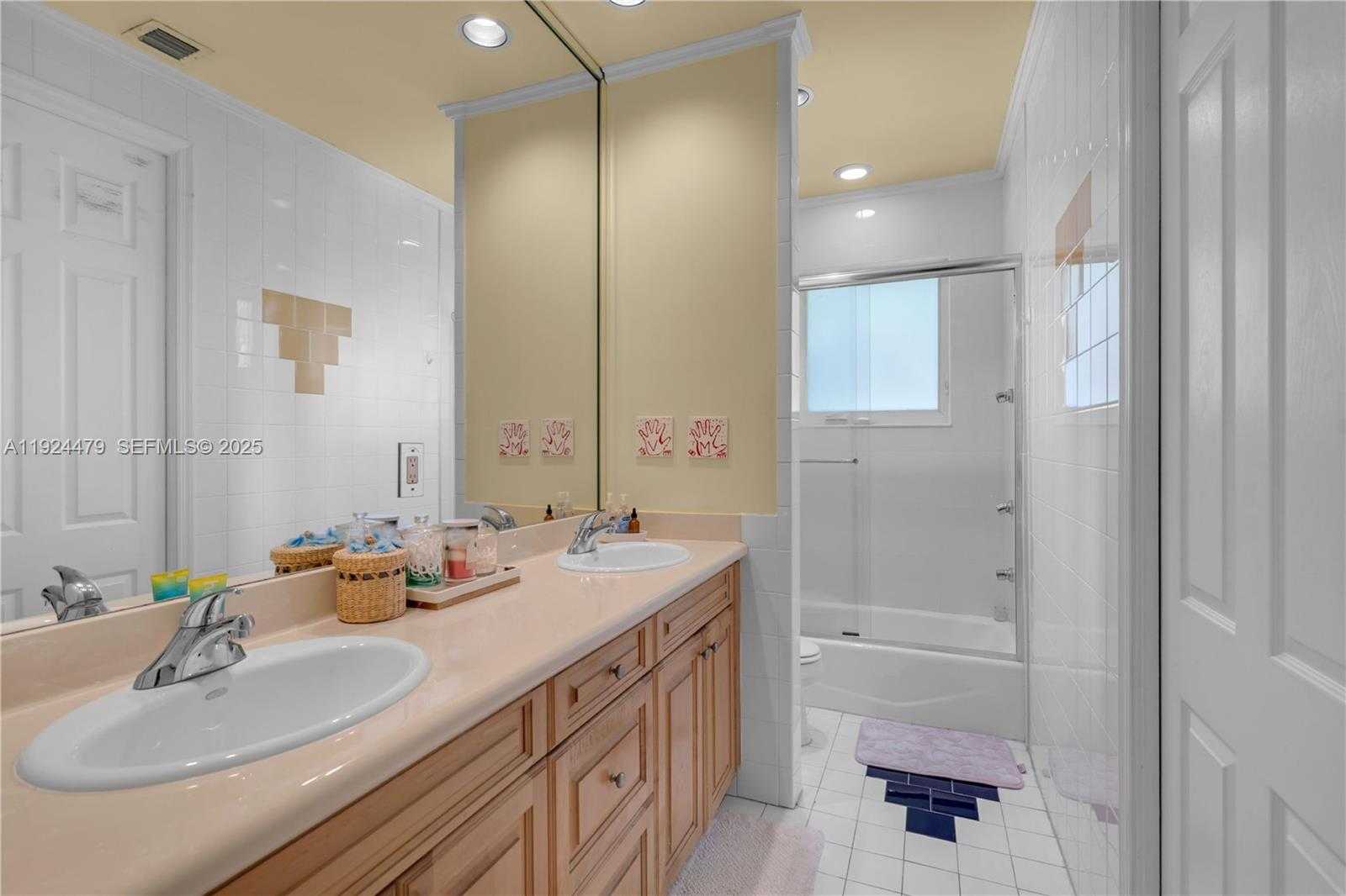 Small Image of 3942 194TH LN, Sunny Isles Beach Number 22