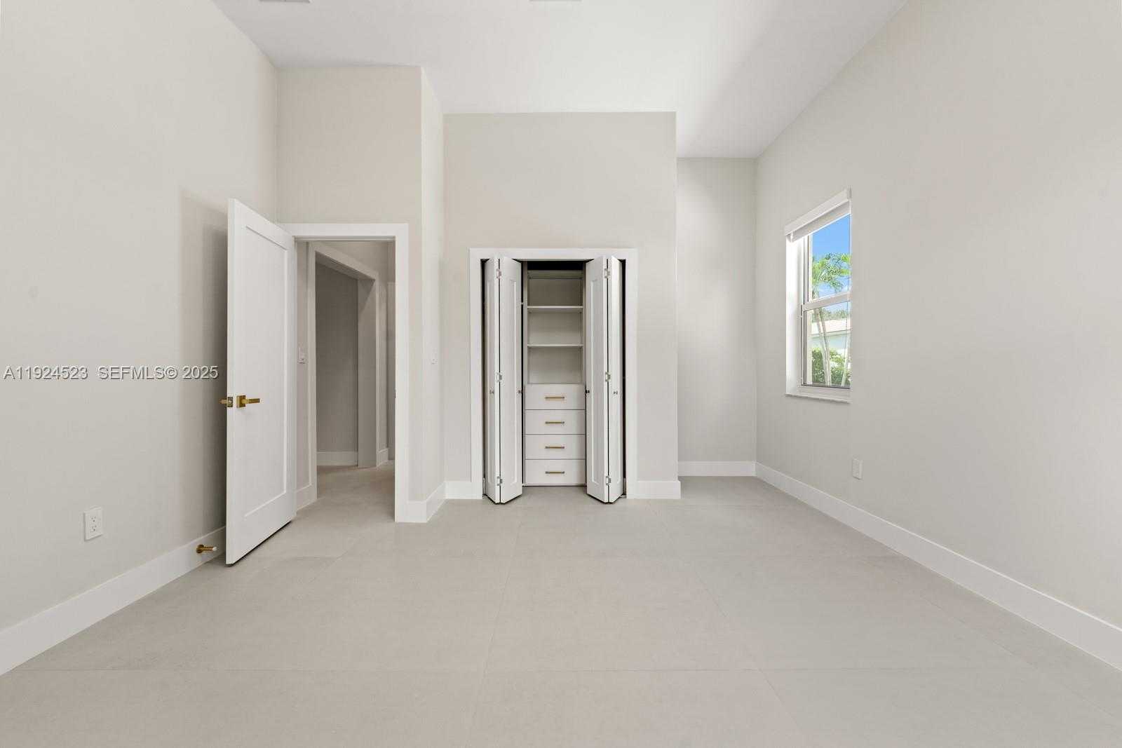 Small Image of 16160 SOUTH WEST 89TH PL, Palmetto Bay Number 39