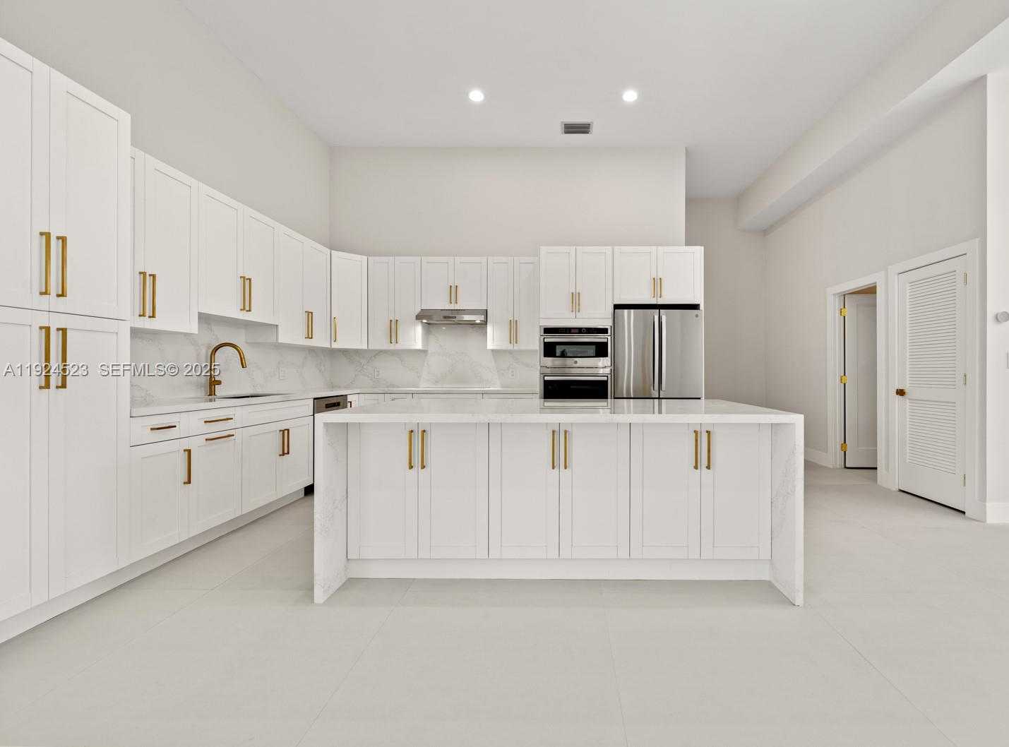 Small Image of 16160 SOUTH WEST 89TH PL, Palmetto Bay Number 9