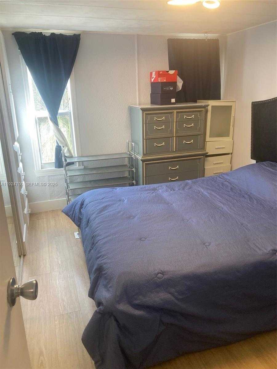 Small Image of 310 NORTH EAST 45 PLACE, Deerfield Beach Number 15