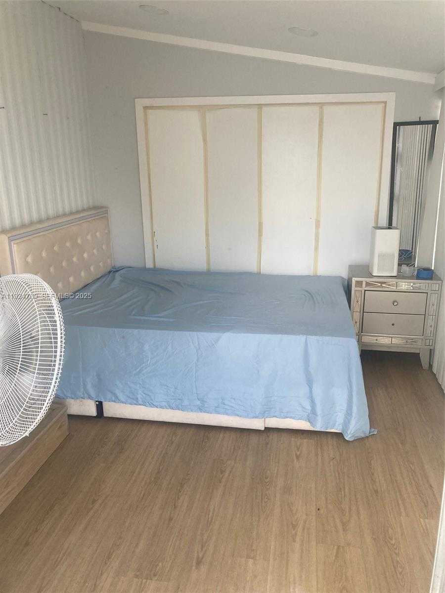 Small Image of 310 NORTH EAST 45 PLACE, Deerfield Beach Number 20