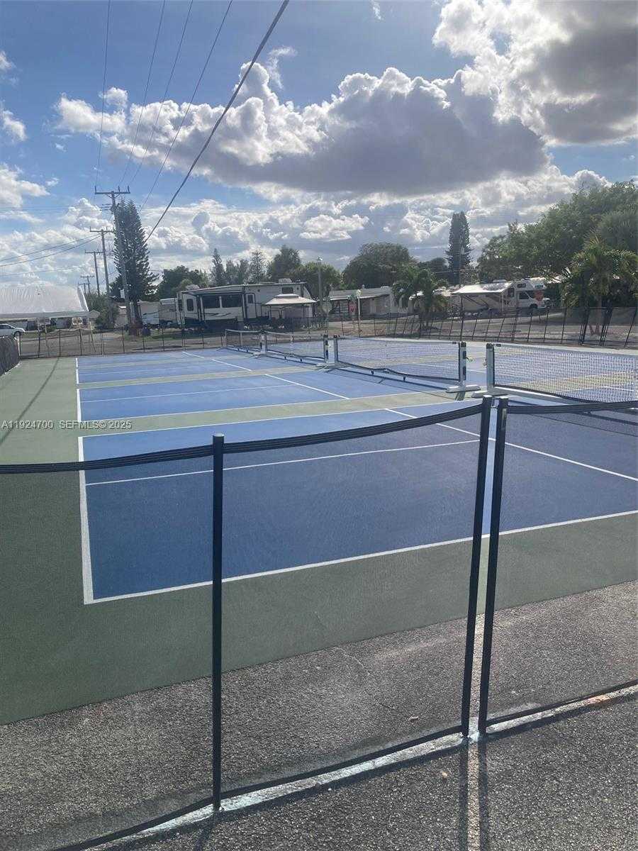 Small Image of 310 NORTH EAST 45 PLACE, Deerfield Beach Number 7