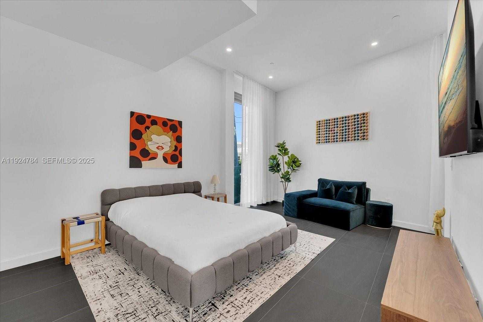 Imagen de Pequeño Objeto