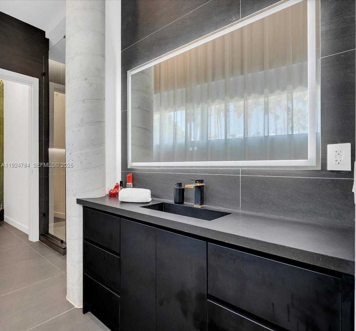 Imagen de Pequeño Objeto