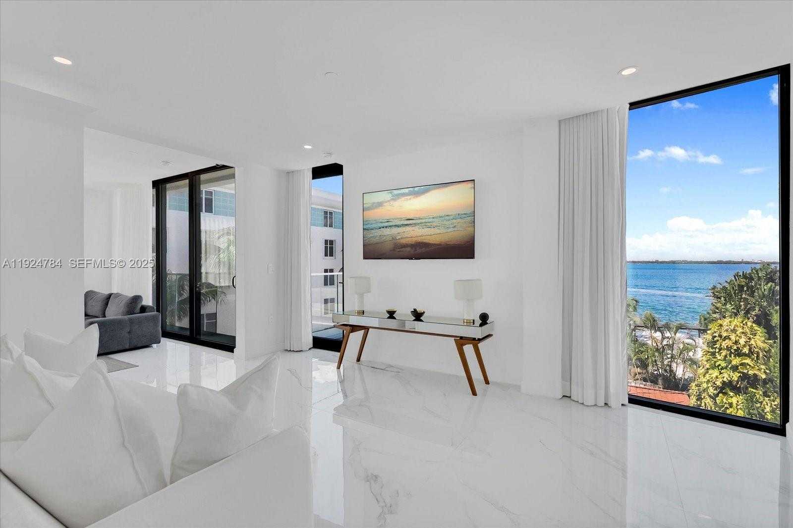 Imagen de Pequeño Objeto