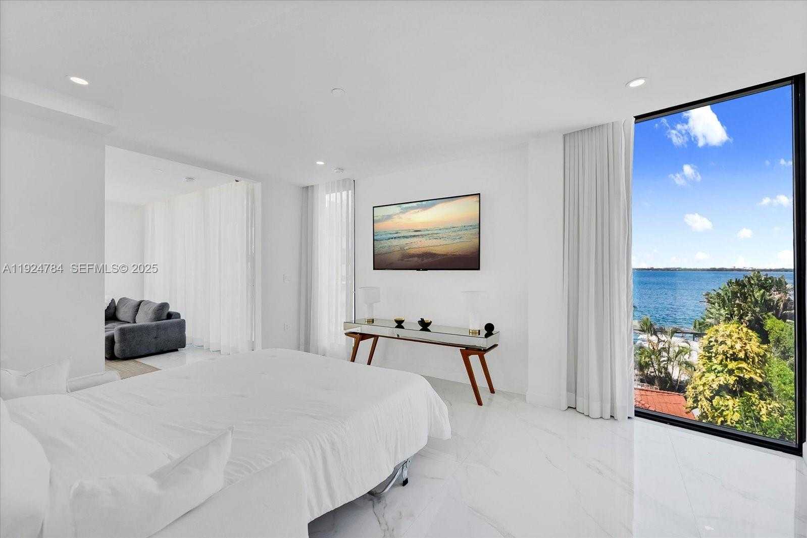 Imagen de Pequeño Objeto