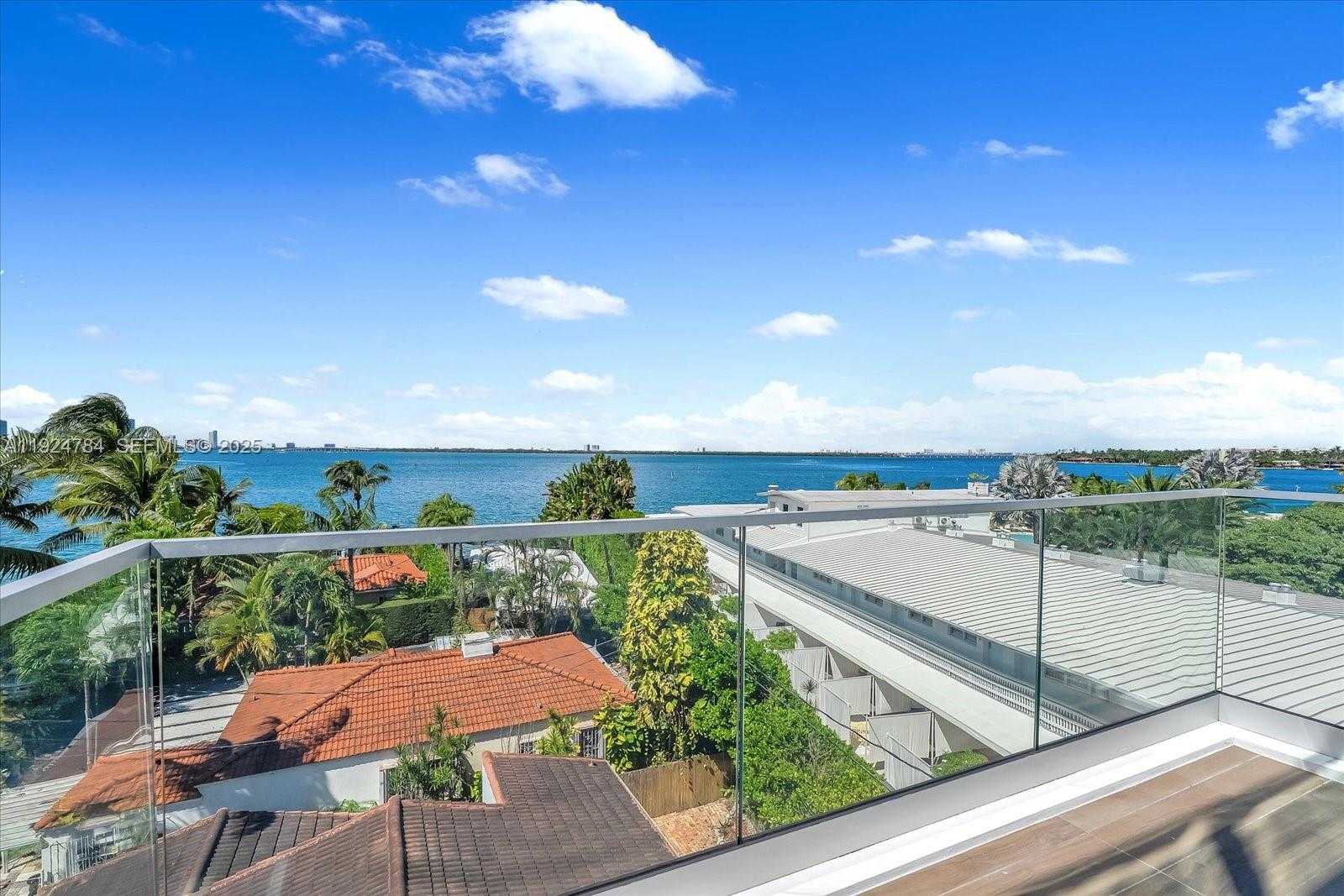 Imagen de Pequeño Objeto