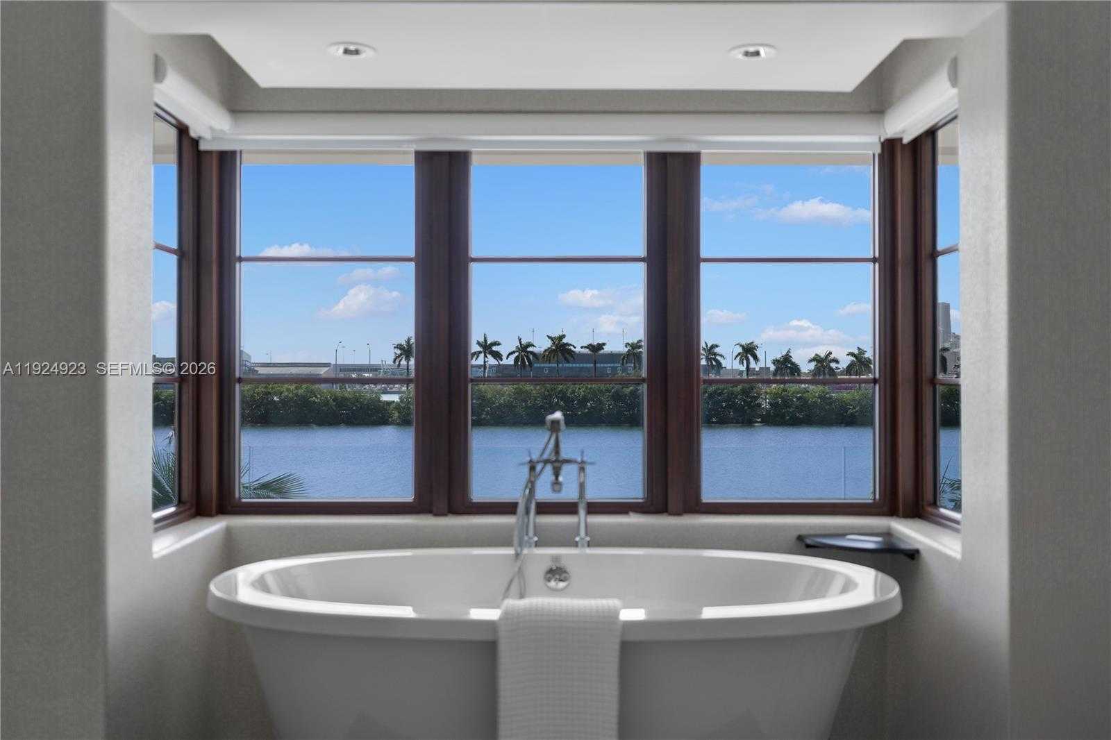 Small Image of 288 SOUTH COCONUT LN, Miami Beach Number 18